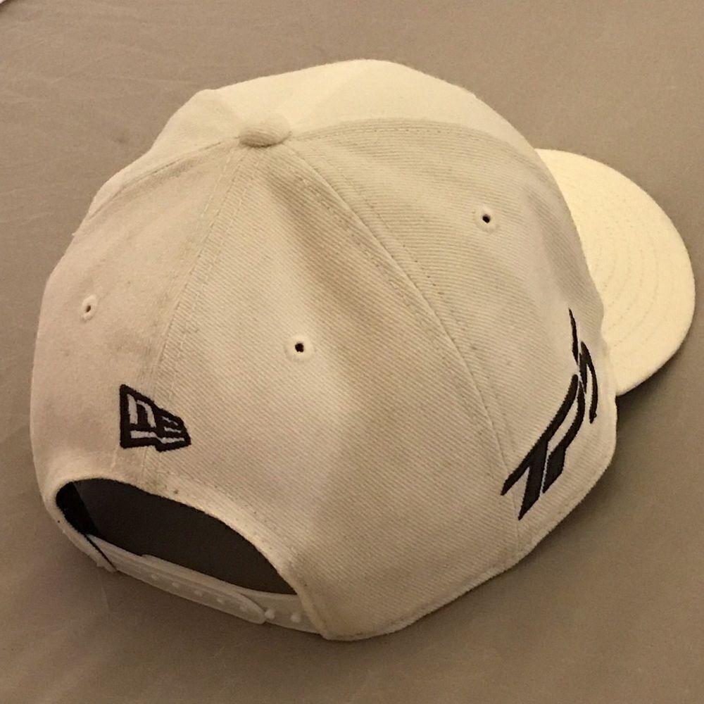 New Era Taylor Made Golf Classic Black and White Baseball Hat - Picture 8 of 16